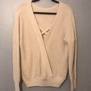 V-Neck Creme sweater